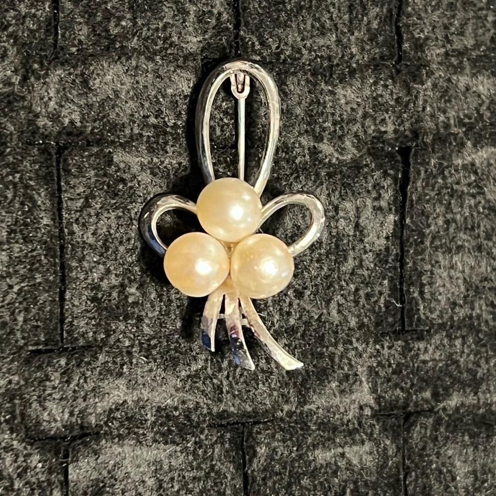 Vintage Sterling Silver Pearl Brooch